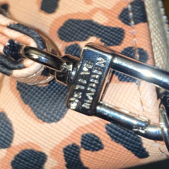 NWOT steve madden animal print wristlet wallet - Picture 11 of 13